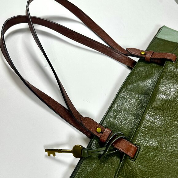 Fossil Classic Two-Tone Green Leather Tote – Genuine Leather – Pre-Owned - Picture 15 of 16
